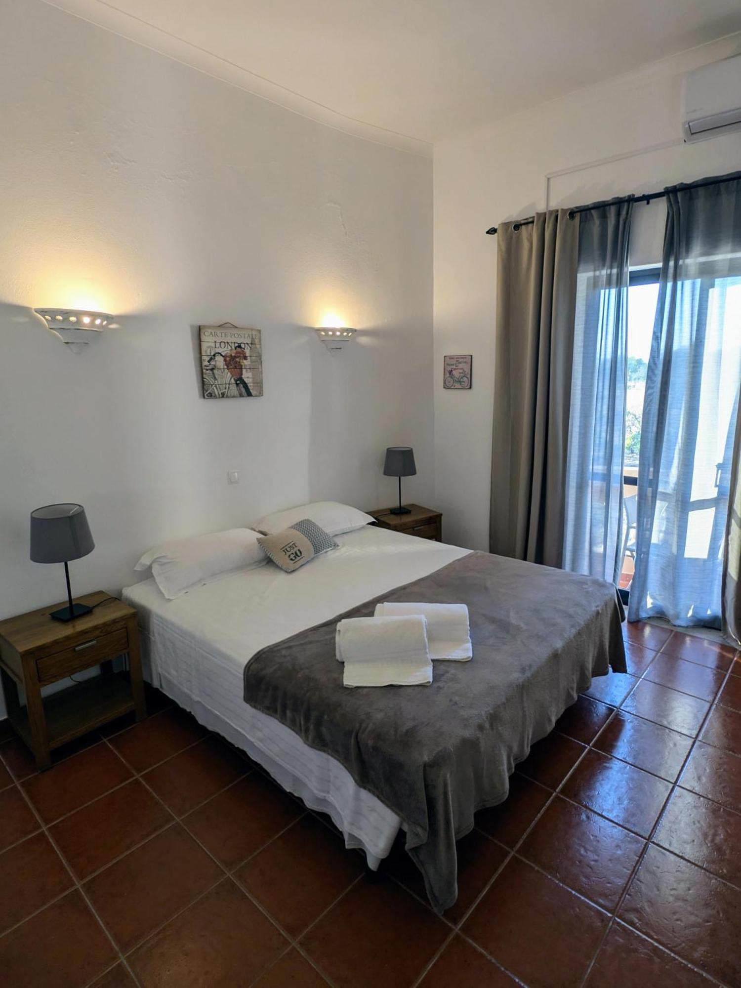 Casa Rosa Montes Hotel Praia Da Luz Exterior photo
