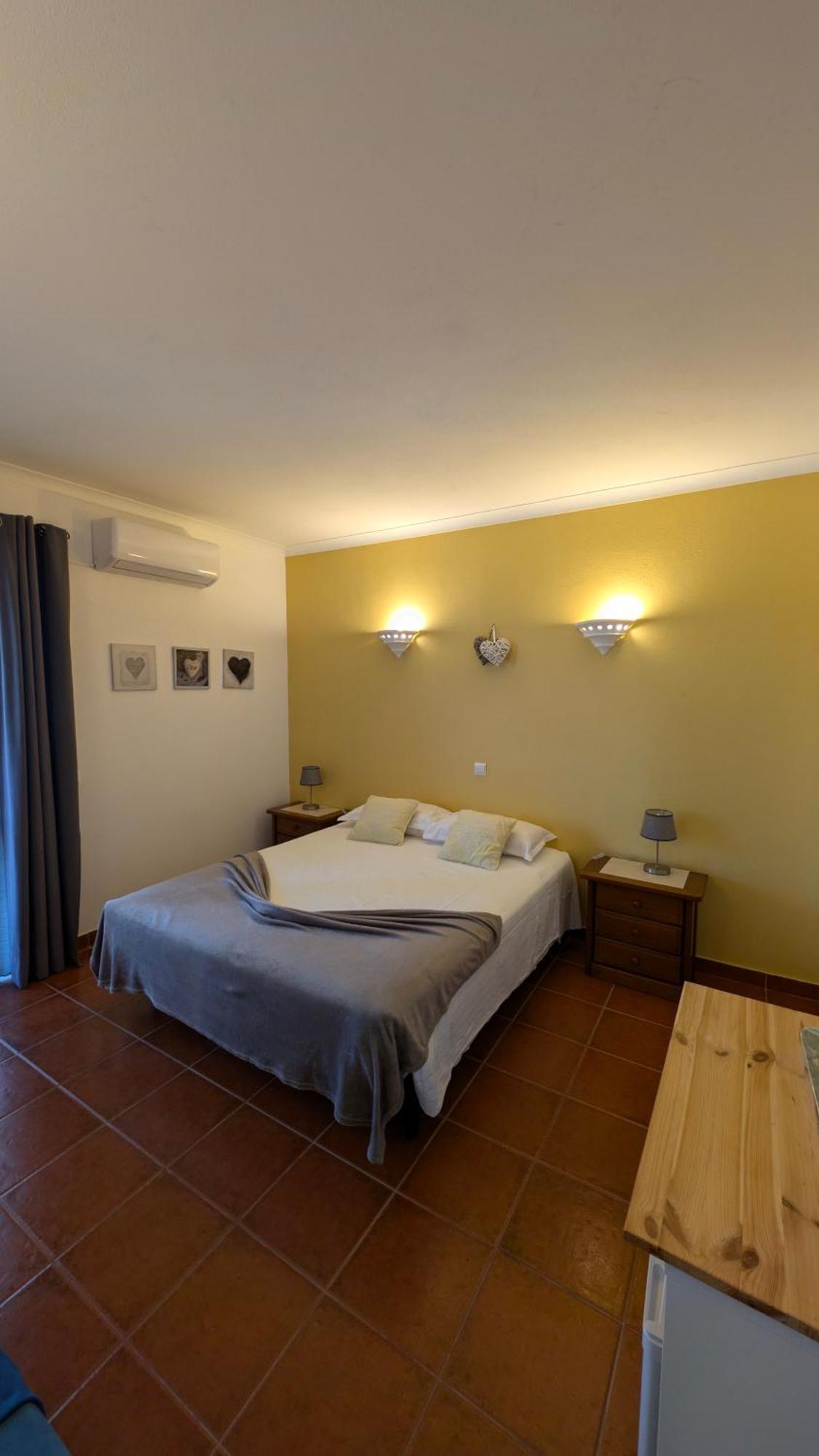 Casa Rosa Montes Hotel Praia Da Luz Exterior photo