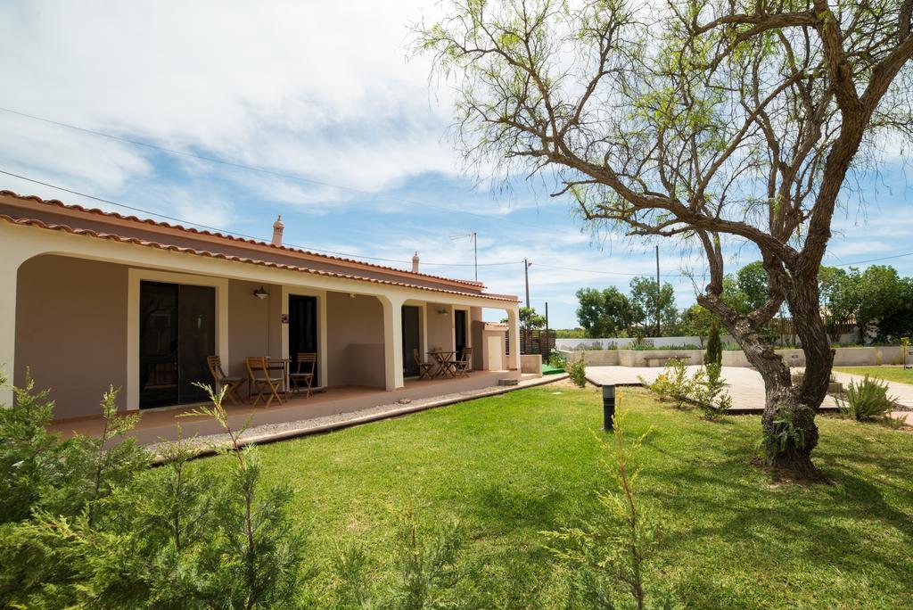 Casa Rosa Montes Hotel Praia Da Luz Exterior photo